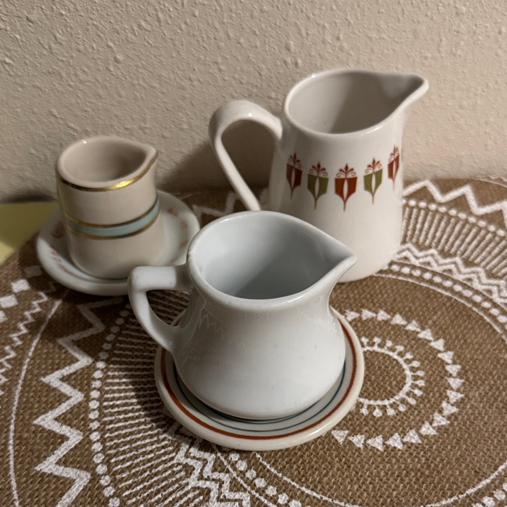 VTG Creamer and butter pat or pinch plate bundle of 5 including Captains Table